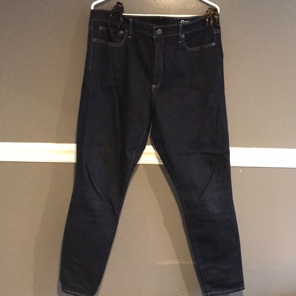 Gap Skinny Jeans in dark wash